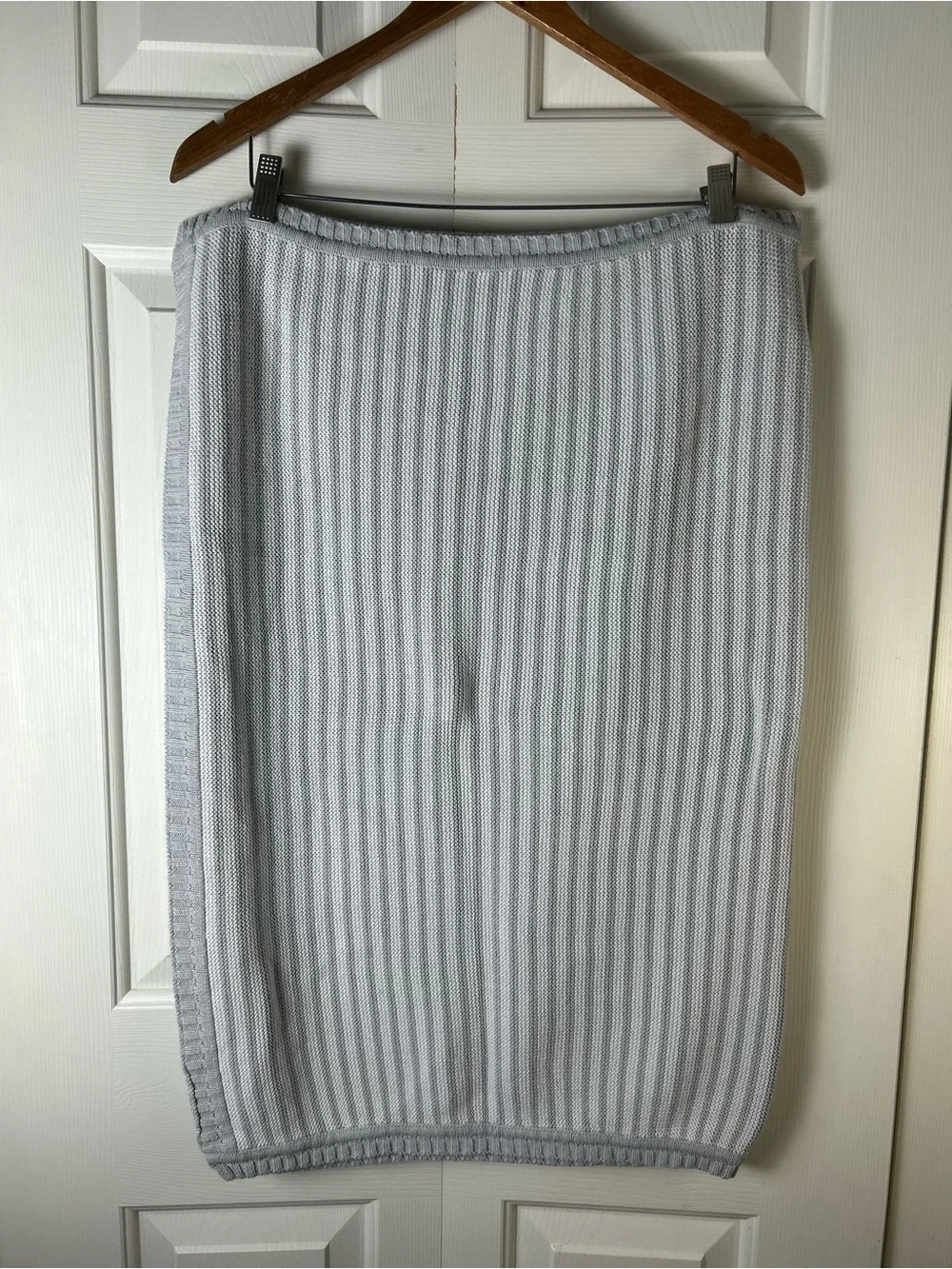 Elegant Baby Gray White Stripes Blanket Sweater Knit Cotton Style 89416